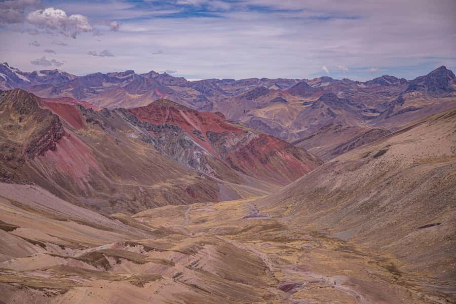 08am Departure Rainbow Mountain Tour: Late Morning Tour - The 105-minute approach walk