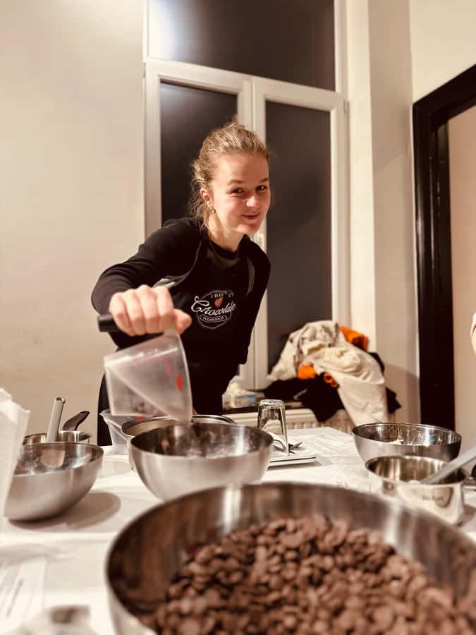 1.5h Cusco Chocolate Workshop - Truffles & Hot Chocolate - Rolling, shaping, and coating your 20 truffles