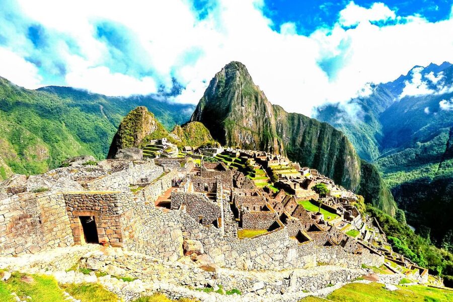2-Day Inca Trail Hike to Machu Picchu & Panoramic Train - Wiñay Wayna is the day’s great reward