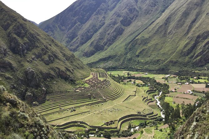 2-Day Private Short Inca Trail to Machu Picchu - The Sun Gate and the first view of Machu Picchu