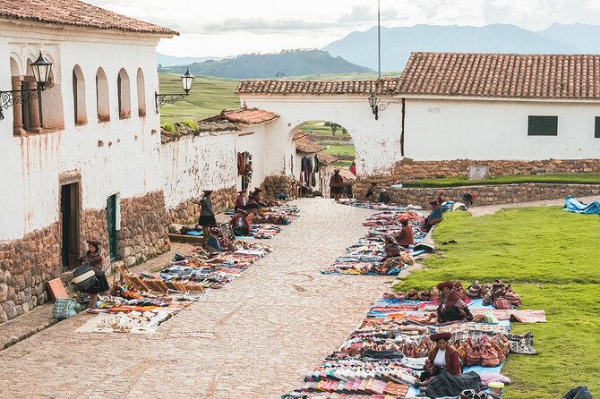 2 Day Sacred Valley and Machu Picchu Guided Tour from Cusco - Aguas Calientes keeps the Machu Picchu morning simple