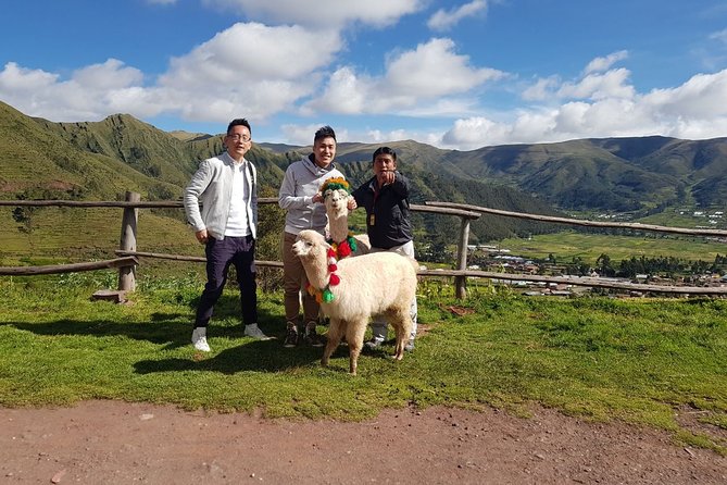 2-Day Sacred Valley & Machu Picchu Group Tour from Cusco - The salt pools of Maras