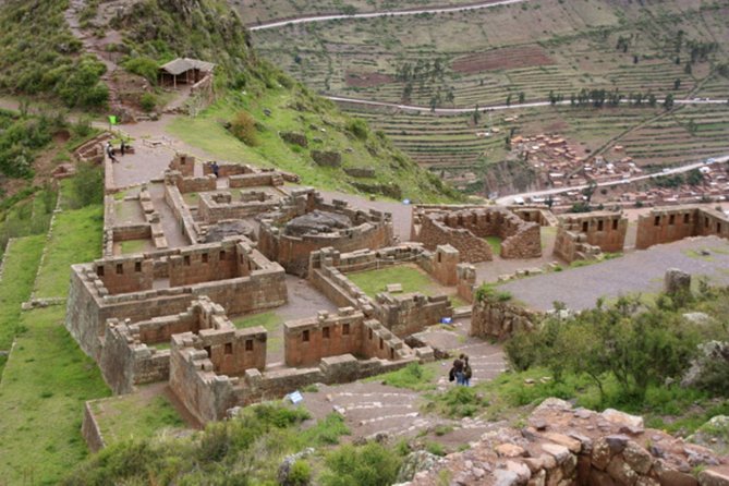 2 Days : Sacred Valley Conection Machu Picchu || Private Tour || - Pisac at the start of the Sacred Valley