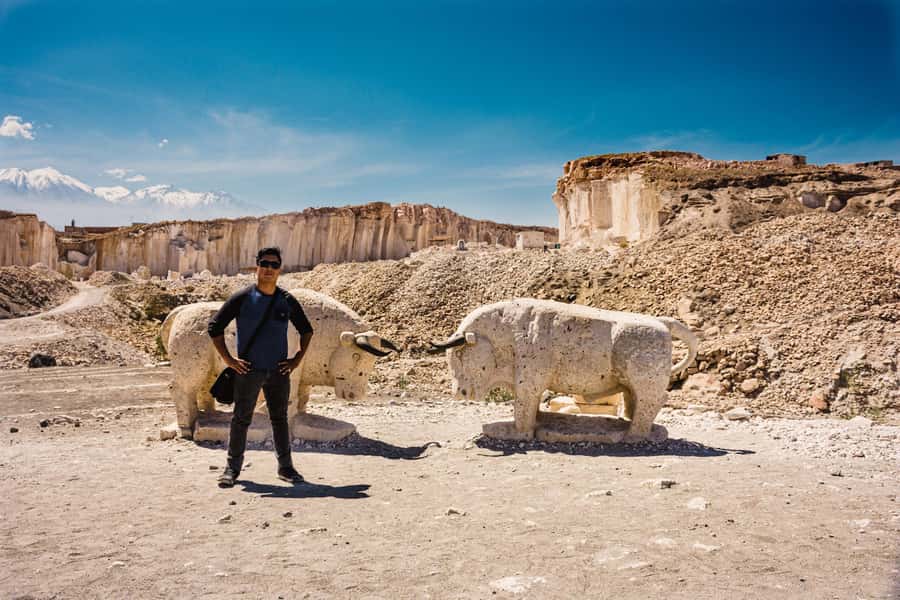 4 hours Tour: Route of Sillar with Trek in Culebrillas - Apachetas and the return to Arequipa