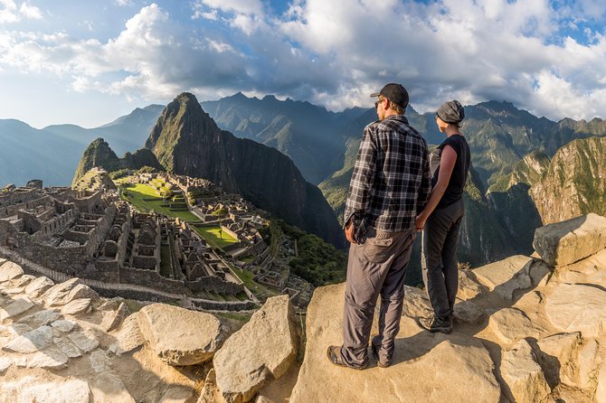 5 Day - Tour to Machu Picchu Traditional - Group service - Day 1: Cusco’s Inca stones and Spanish churches