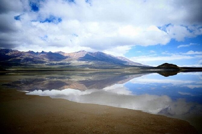 8-Hours Tour in Arequipa Laguna de Salinas with Pick-up - Stop 1: the Arequipa salt flats