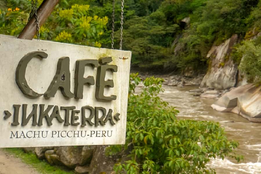 Aguas Calientes: Lunch at Cafe Inkaterra Restaurant - Finding Café Inkaterra beside the railway