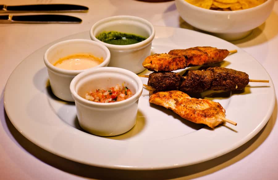 Aguas Calientes: Lunch at Cafe Inkaterra Restaurant - How the two-hour visit usually works