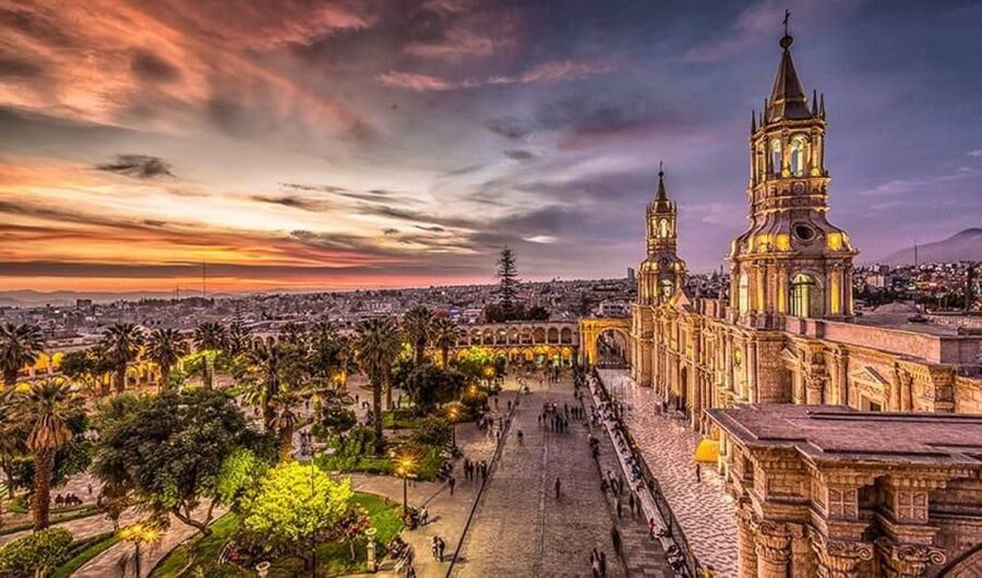 Arequipa: City and Country Tour - The guide matters more than the bus