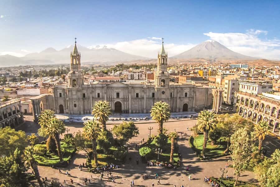 Arequipa: City Tour and Santa Catalina Monastery - Yanahuara viewpoint and the White City below