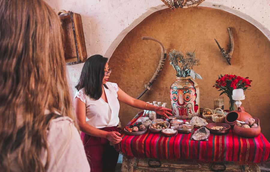 Arequipa Food Tour: Ancestral Cuisine & City Tour - Colonial streets and the Company cloisters