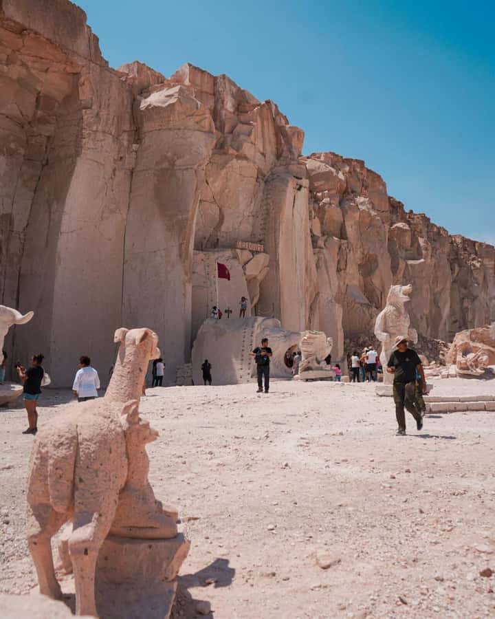 Arequipa: Half Day Sillar Route and Culebrillas Canyon + Yanahuara Viewpoint - Añashuayco Quarry and the work behind white stone
