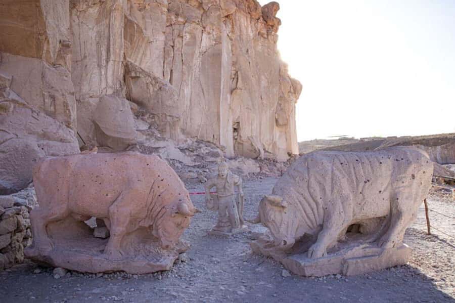 Arequipa: Half Day Sillar Route and Culebrillas Canyon + Yanahuara Viewpoint - Walking into Culebrillas Canyon