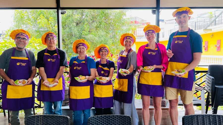 Arequipa: Peruvian Cooking Class - Group size, atmosphere, and instruction