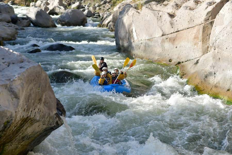 Arequipa: Rafting on the Chili River | Full adrenaline | - From the meeting point to the rafting base