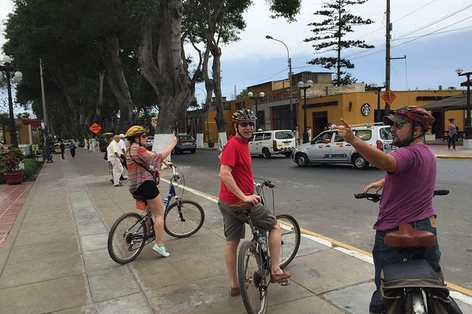 Bike Tour San Isidro, Miraflores and Barranco, - Guides who add more than directions