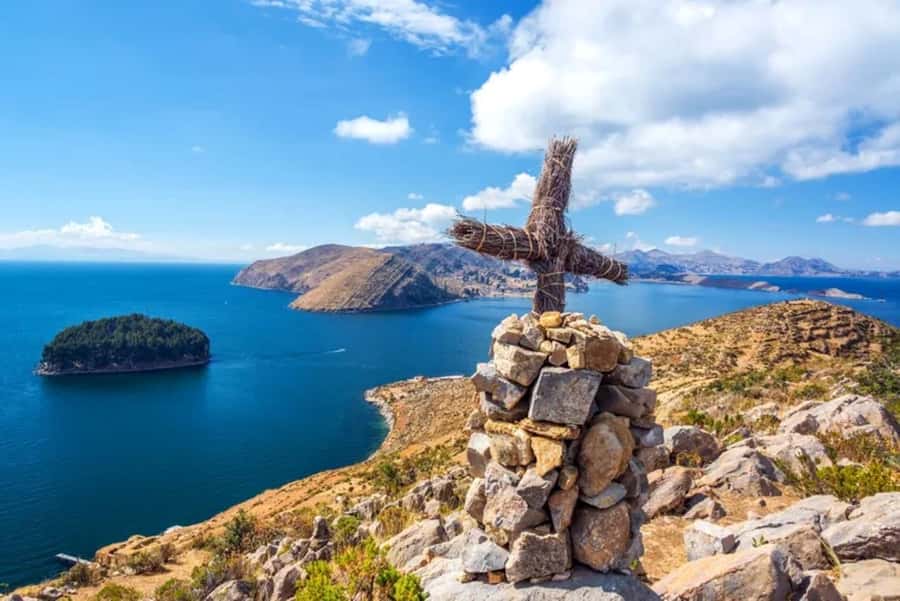 Bolivia: Full day to Copacabana & Isla del Sol - The border crossing at Cassani