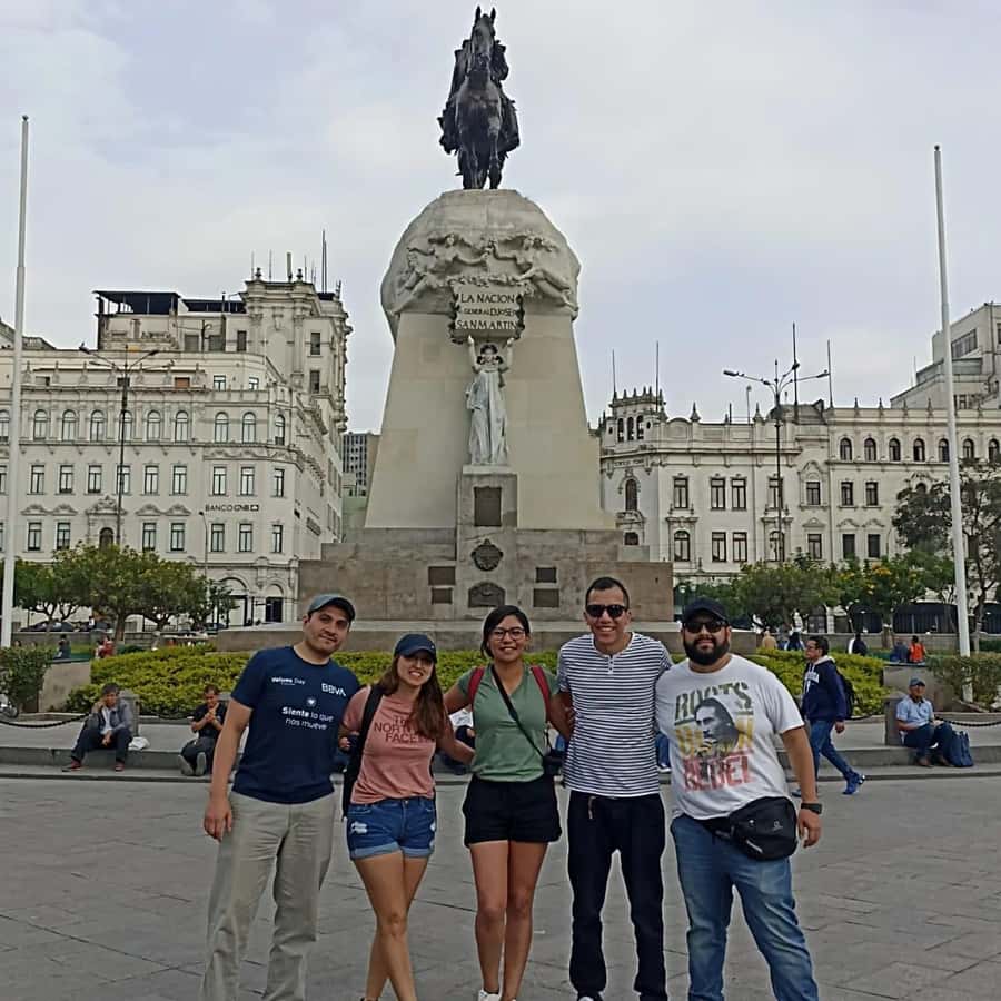 City tour and the best highlights in lima - Parque del Amor and the Pacific edge of Miraflores