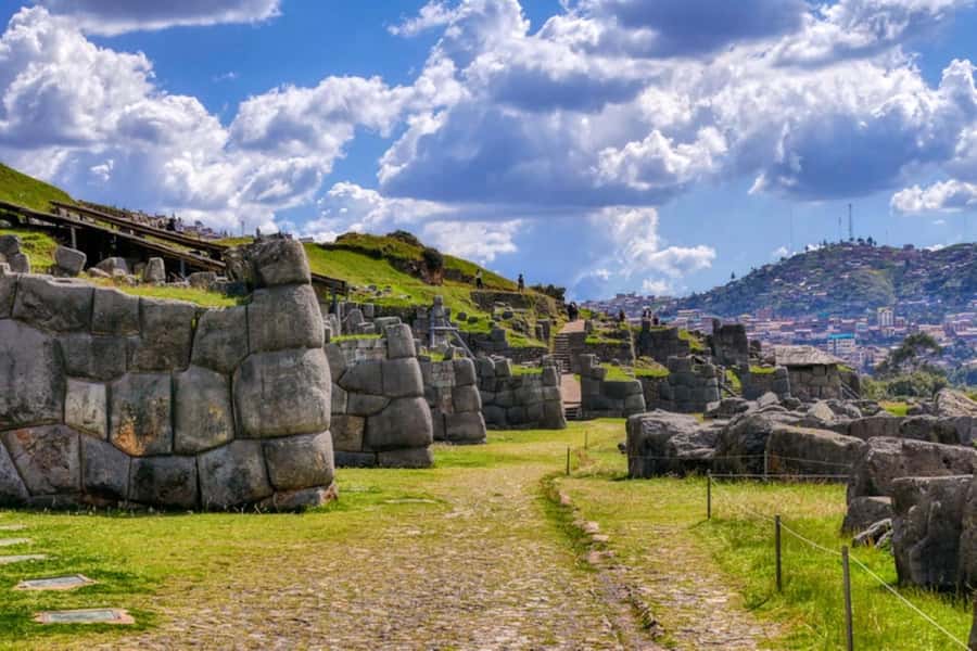City Tour Cusco Qoricancha Sacsayhuaman y Tambomachay - Why this five-hour route works in Cusco