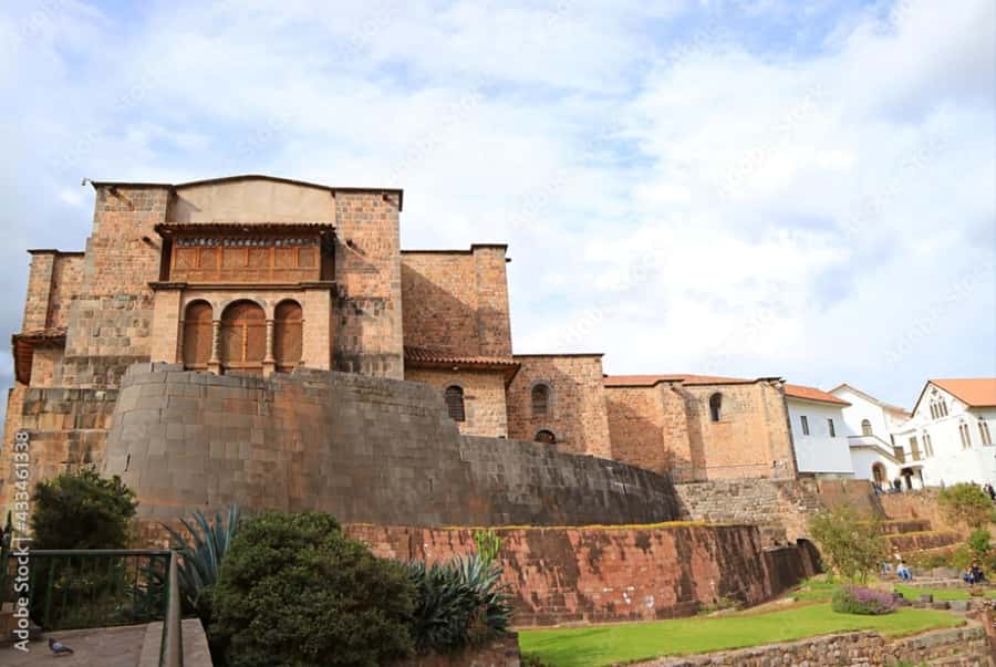 City Tour Cusco Qoricancha Sacsayhuaman y Tambomachay - Tambomachay and the continuing water
