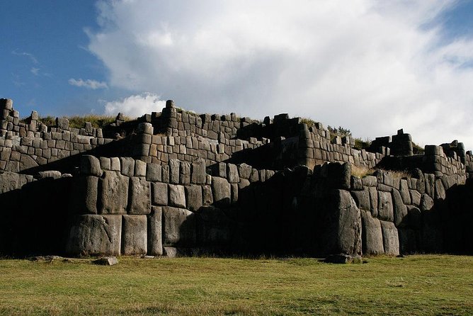 City Tour in Cusco & visit Museum South American Camelid Private. - Q’enqo: carved stone and ritual mystery