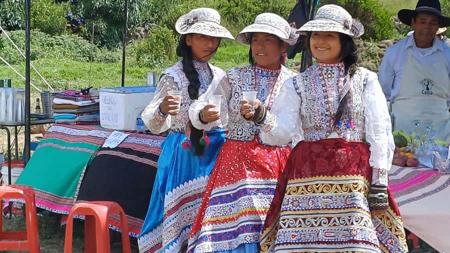 COLCA CANYON FULL DAY TOURS - 4,800 meters at the Mirador de los Volcanes