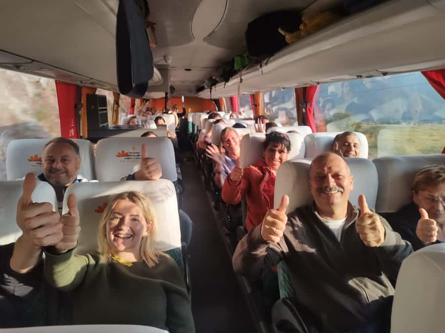Cusco: Bus Turistico Puno Cusco con Tour y Buffet - La Raya and the Chimboya view