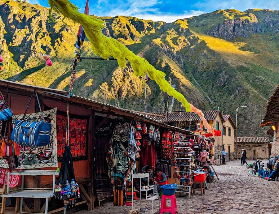 Cusco:Chinchero,Moray & Salt Mines drop-off in Ollantaytambo - Who should book it
