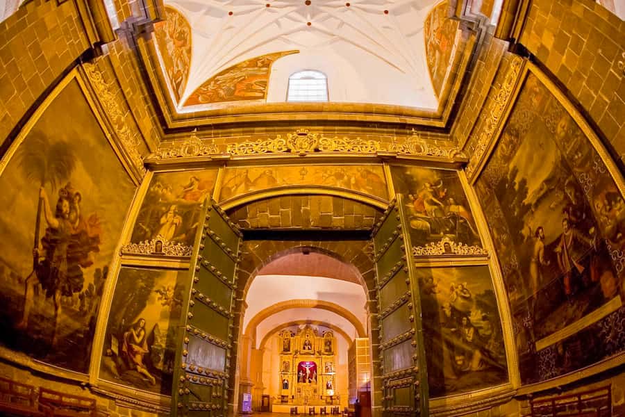 Cusco: City and Nearby Ruins 5-Hour Guided Tour - Coricancha: Inca Gold Beneath a Colonial Church