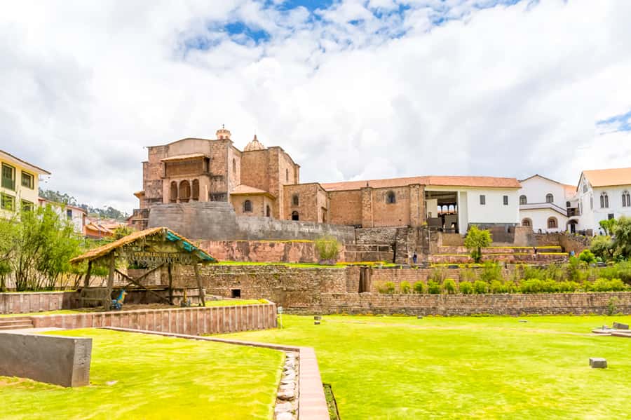 Cusco: City and Nearby Ruins 5-Hour Guided Tour - Qenqo, a Stone Site With a Strange Interior