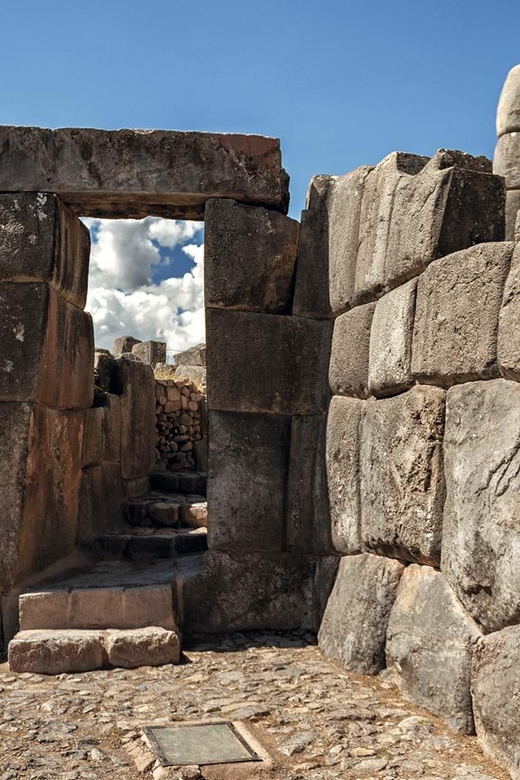 Cusco : City Tour of 4 Ruins and Sun Temple - Tambomachay and the Inca water channels