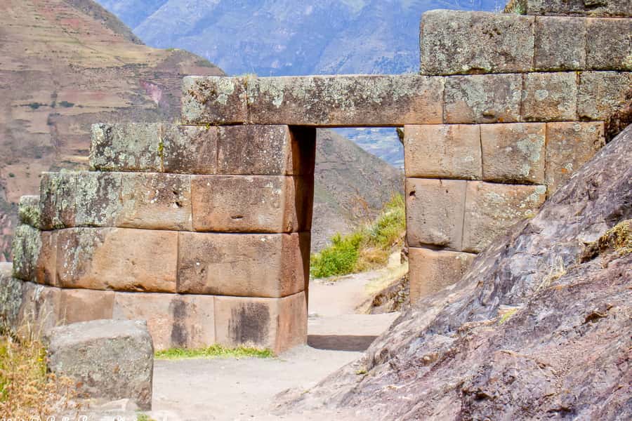 Cusco: Full-Day Sacred Valley History Tour - The early ride to El Mirador