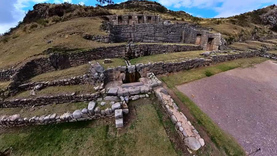 Cusco : Half-Day Explore Inca Ruins qoricancha sacsayhuaman - Bilingual guiding and the pace of a group tour