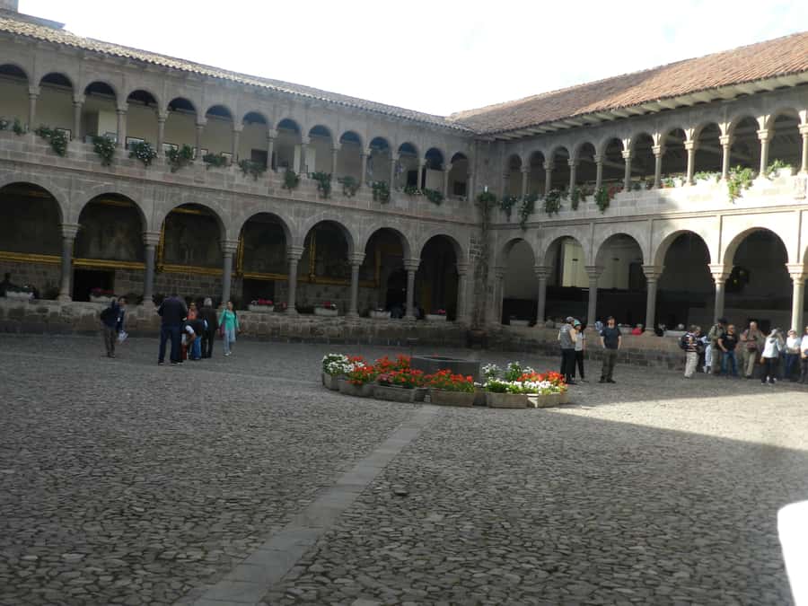 Cusco: Half-Day Historic City Tour - Puca Pucara and the road through the hills
