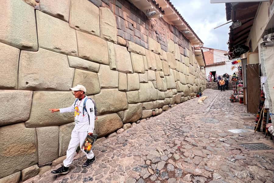 Cusco: Historic Walking Tour with Pisco Sour and Music Show - Key points at a glance