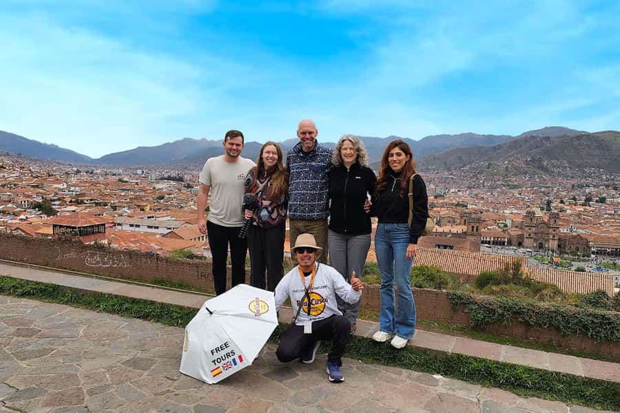 Cusco: Historic Walking Tour with Pisco Sour and Music Show - Why this is a useful first two hours in Cusco