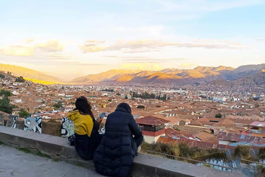 Cusco: Historic Walking Tour with Pisco Sour and Music Show - San Blas, narrow streets, and the city view