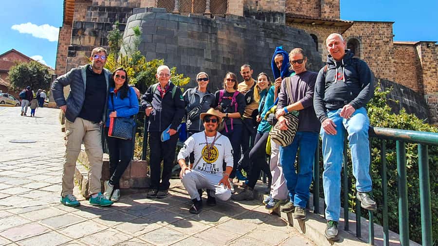Cusco: Historic Walking Tour with Pisco Sour and Music Show - A luthier’s workshop and Andean music