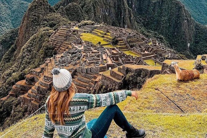 Cusco in 2-days: Sacred Valley and Machu Picchu - Chinchero begins the Sacred Valley at 8:15 a.m.