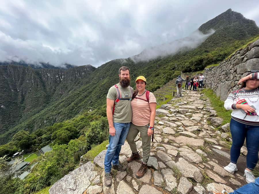 Cusco: Machu Picchu Day Trip with Train + Entrance ticket - Reaching Machu Picchu by bus