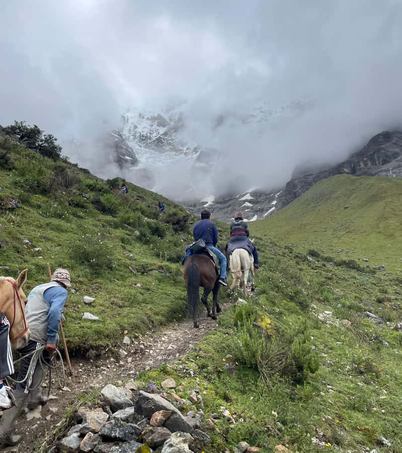 Cusco one day: excursion to Laguna de Humantay - Breakfast in Mollepata after two hours on the road
