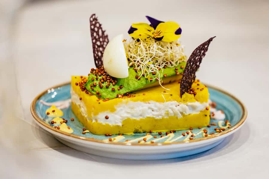 Cusco: Peruvian Cooking Class, Cocktails & Local Market Tour - Making two Peruvian cocktails