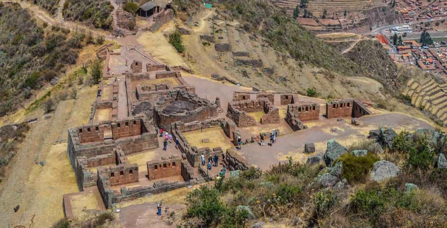 Cusco: Pisac, Sacsayhuaman, Q'enqo, and Tambomachay Tour - Sacsayhuamán and the scale of Inca stonework