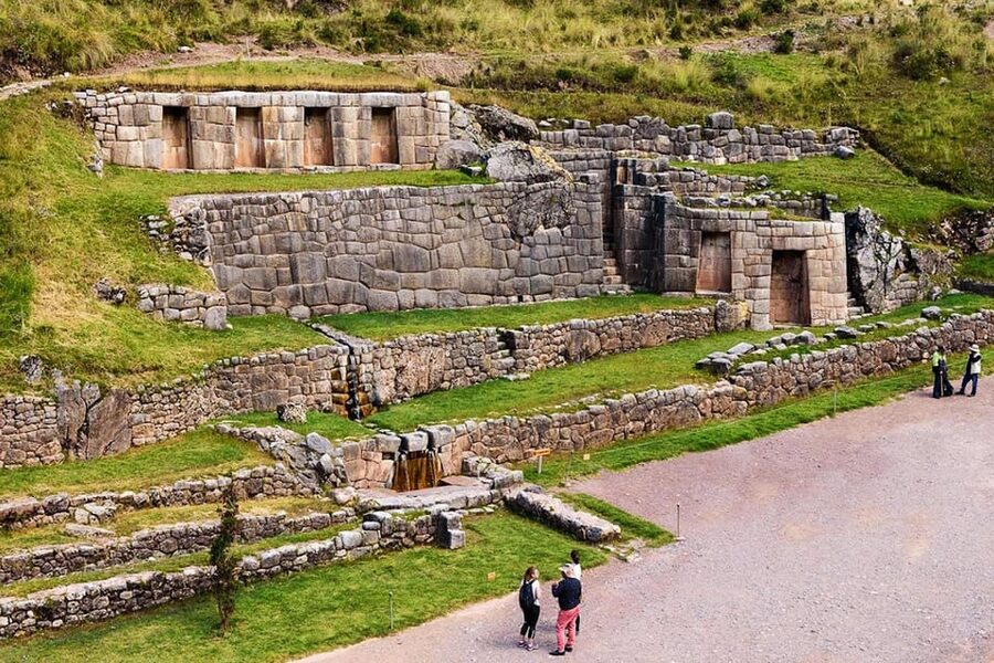 Cusco: Pisac, Sacsayhuaman, Q'enqo, and Tambomachay Tour - Qenqo, a ritual site carved into stone
