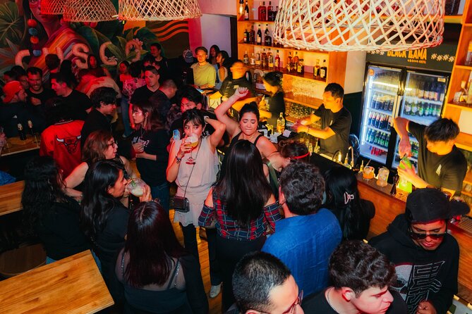 Cusco Pub Crawl: Bar Tour, Drinks And Club with no waiting lines - The guide and group experience