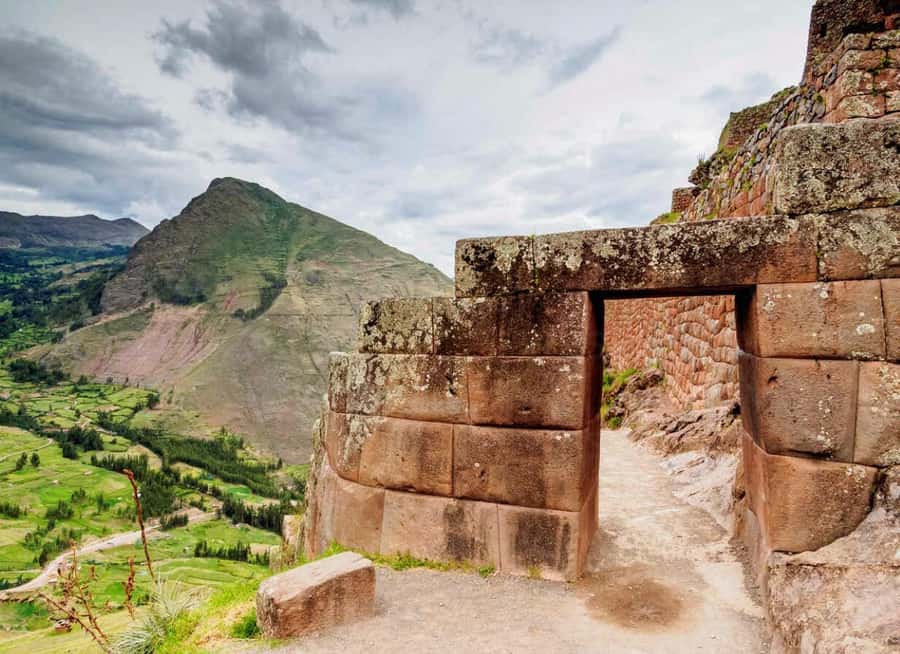 Cusco: Sacred Valley, Pisac, Ollantaytambo, Salt Mines Moray - Guides make the fast pace work