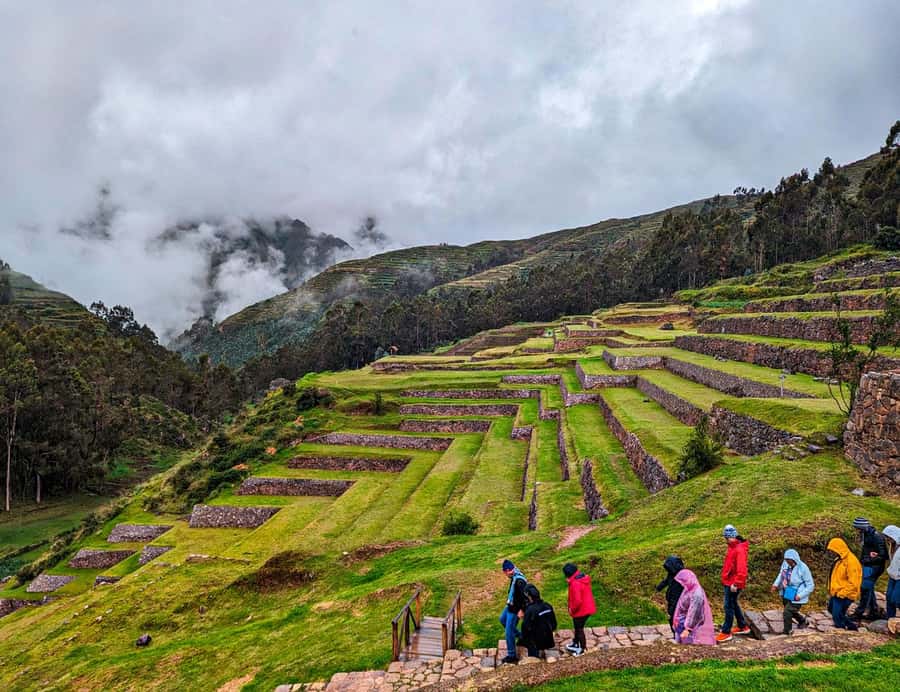 Cusco:Sacred Valley Pisaq,Ollantaytambo,Chinchero with Lunch - The 45-minute ride to Taray and the valley viewpoint