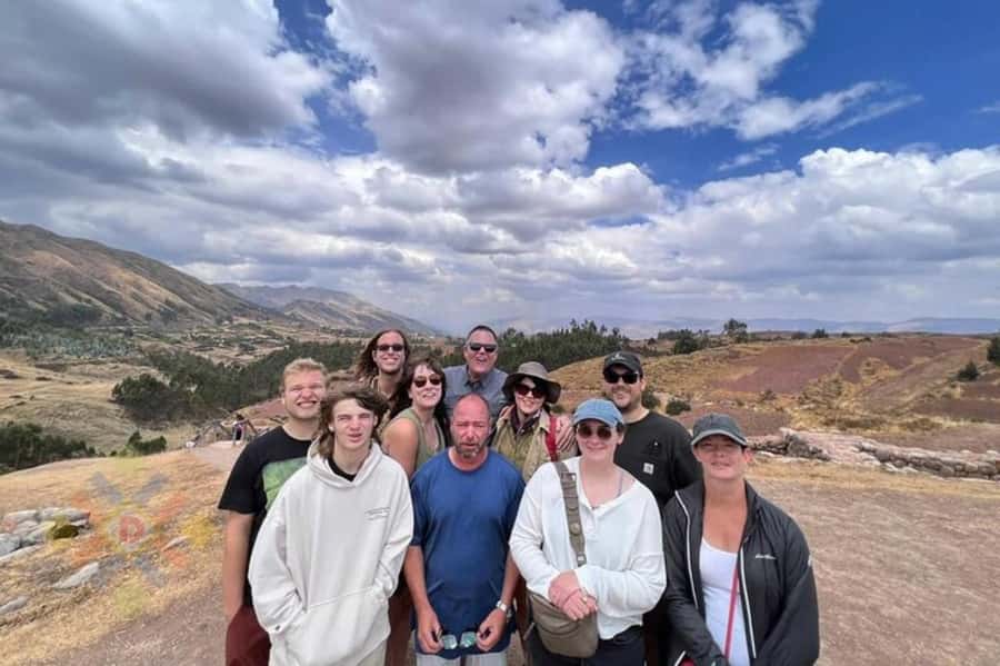 Cusco: Sacsayhuaman, Qenqo, Puca Pucara & Tambomachay Tour - Qenqo’s enclosed ceremonial spaces