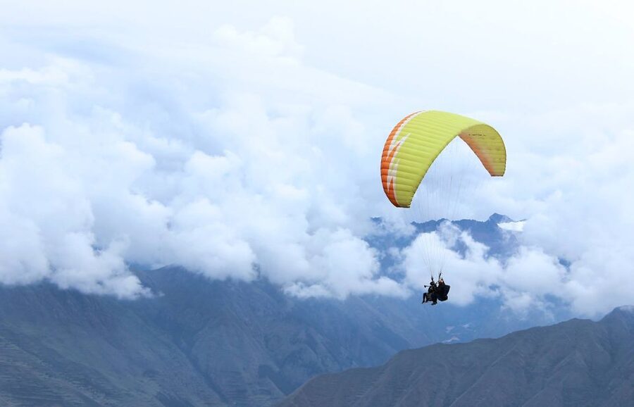 Cusco: Tandem Paragliding in The Sacred Valley of The Incas - Pilots, safety, and the human side of the outing