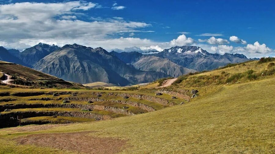 Cusco | Visit Maras, Moray, Chinchero, Pisac | Valle Vip - Ollantaytambo brings history and rail connections together